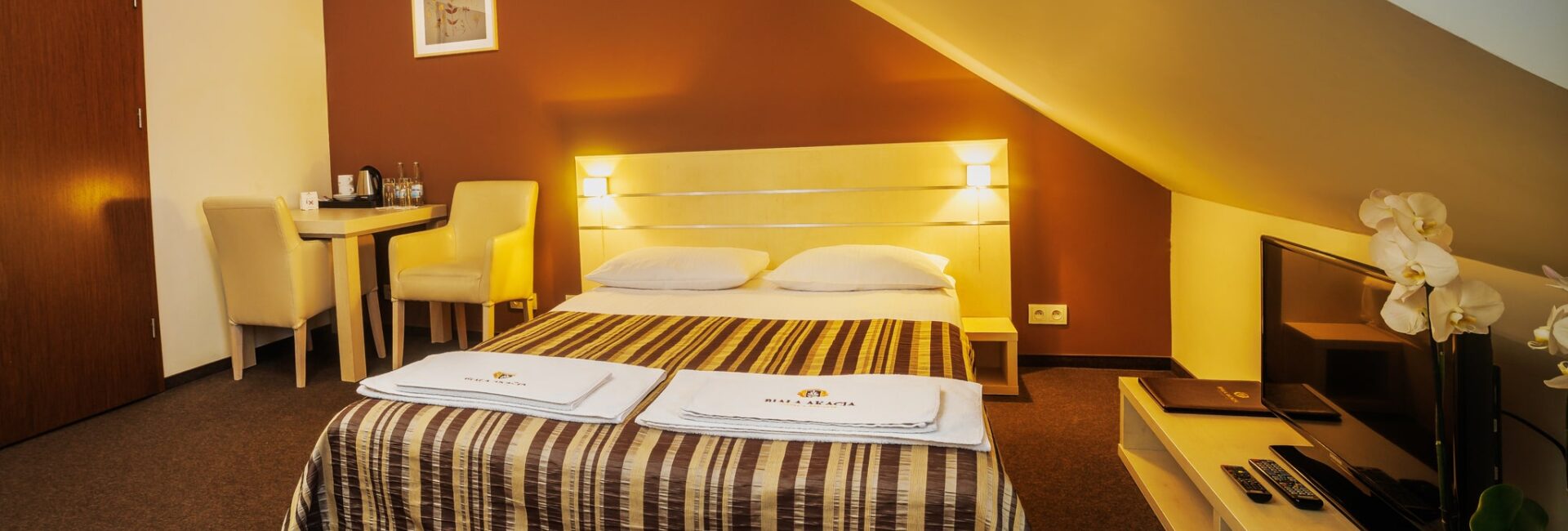 Pokój dwuosobowy z łóżkiem małżeńskim