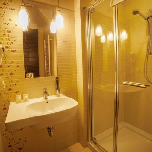 Pokój Deluxe z łóżkiem małżeńskim i pojedynczym