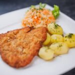 Tradycyjny kotlet schabowy 